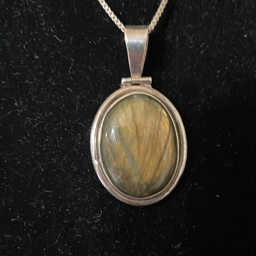 Sterling Labradorite pendant